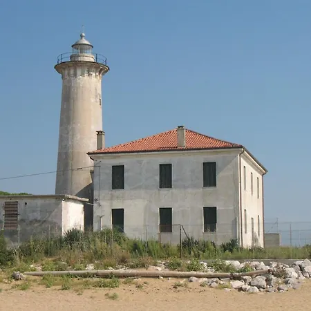 Peaceful On The Coast Of Apartment *